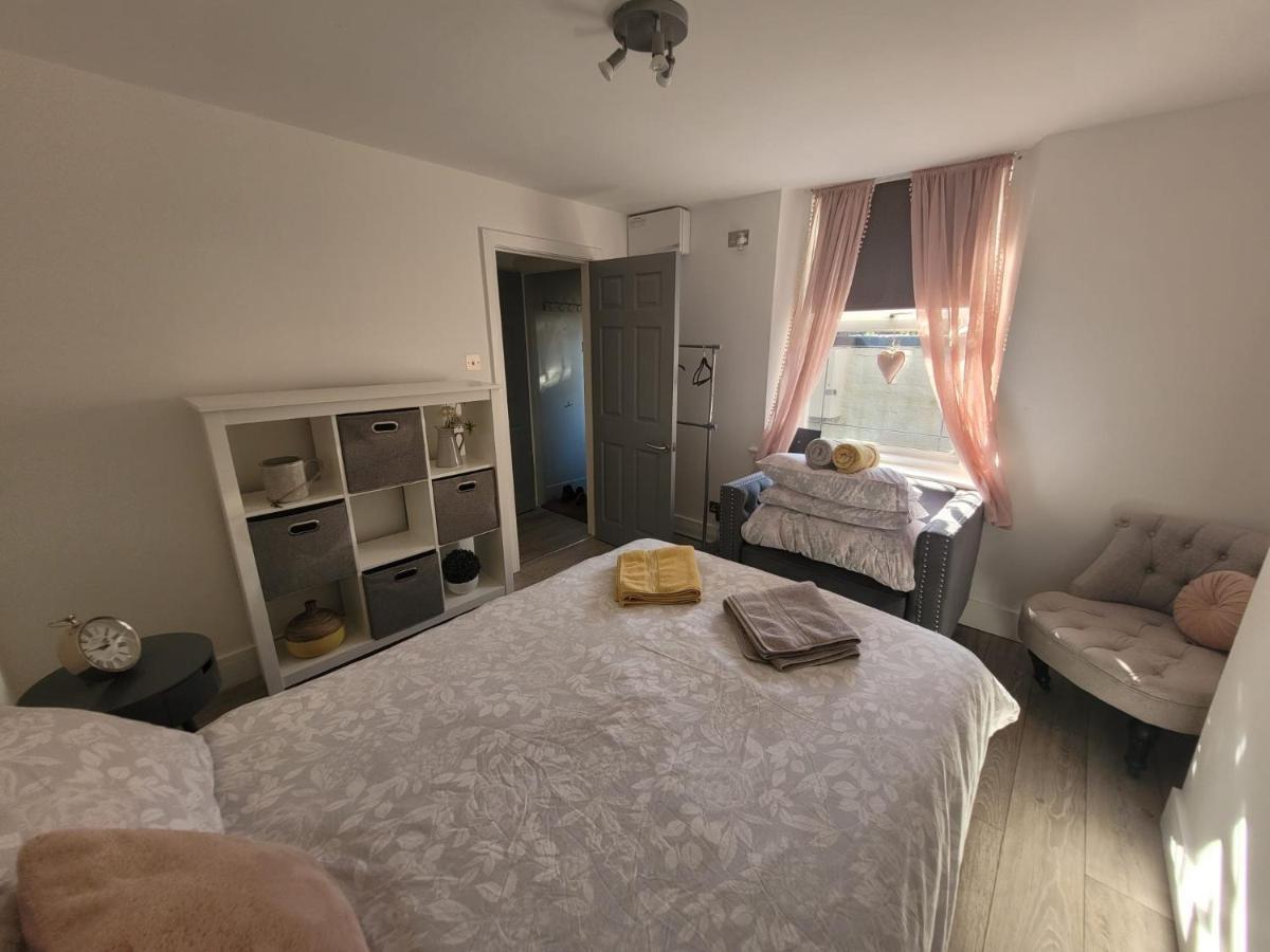 Entire Apartment With Sun Filled Private Garden Маргейт Екстериор снимка